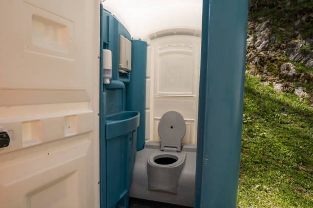 Portable Toilet Options We Offer in Lopezville, TX
